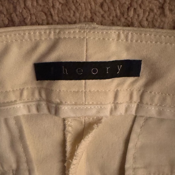 Theory
Relaxed Straight-Leg - Picture 6 of 7